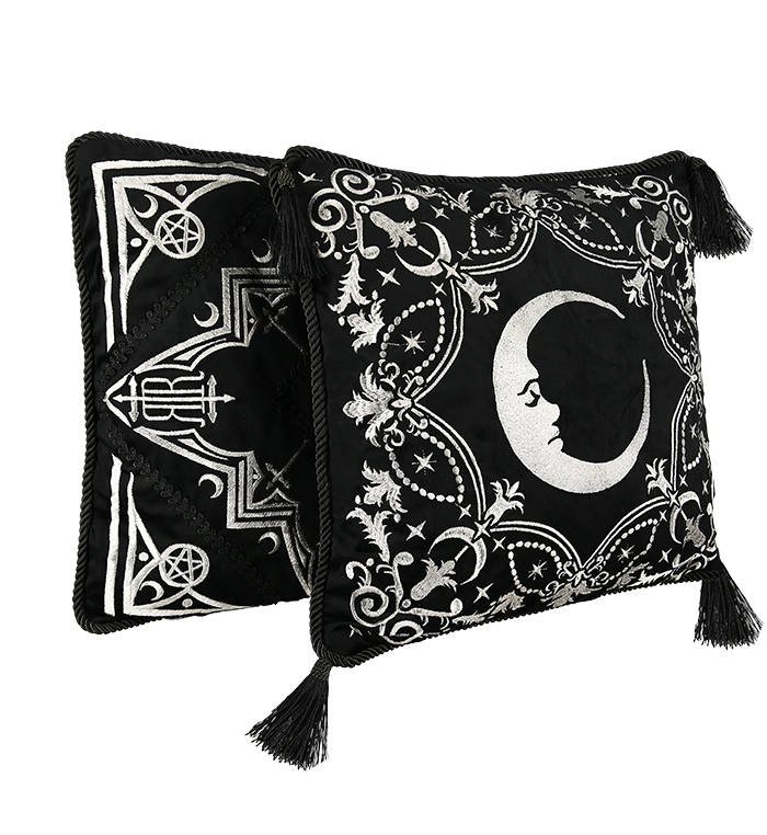 AMARIS CUSHION Black pillowcase with gothic arches