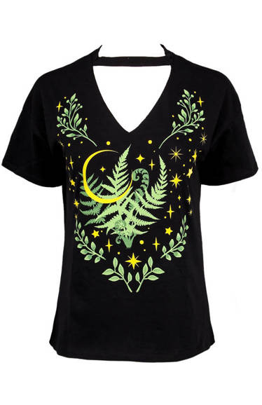 Herbal T-shirt with a choker and fern leaf