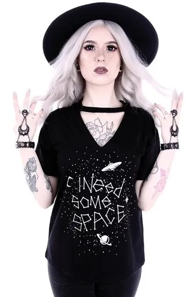 Gothic Bluse mit Sternenkonstellation V-Ausschnitt mit Halsband "I NEED SOME SPACE"