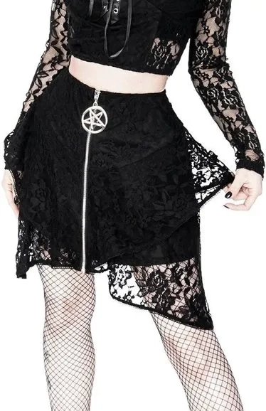 Mehrlagiger Gothic-Rock aus Spitze mit Pentagramm