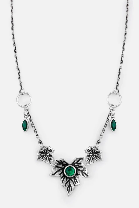 POISONED IVY NECKLACE