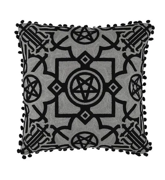 BLAIR GRAY CUSHION Gestrickter Gothic-Kissenbezug